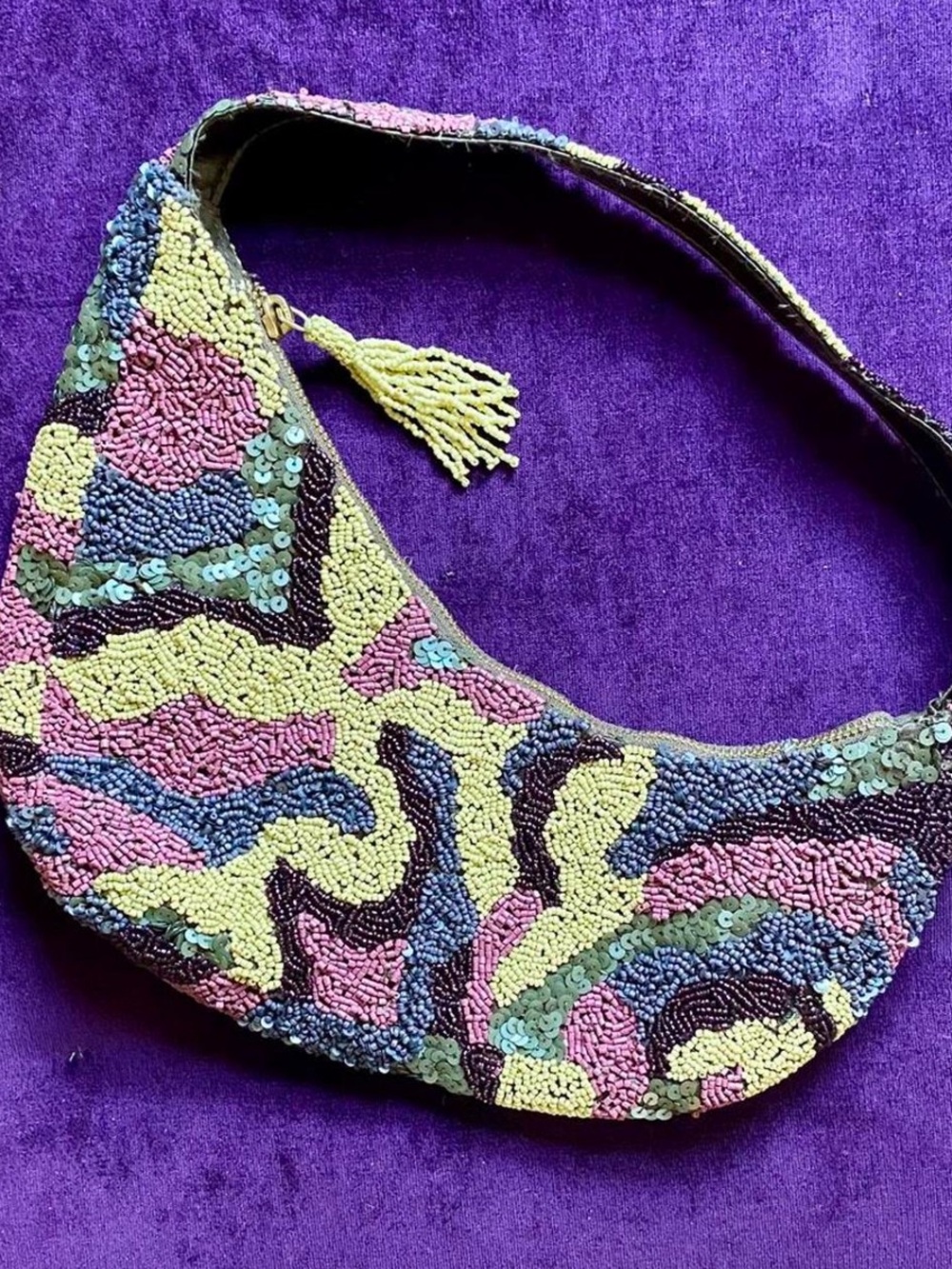 Beaded shoulder bag with camo (beaded!) design